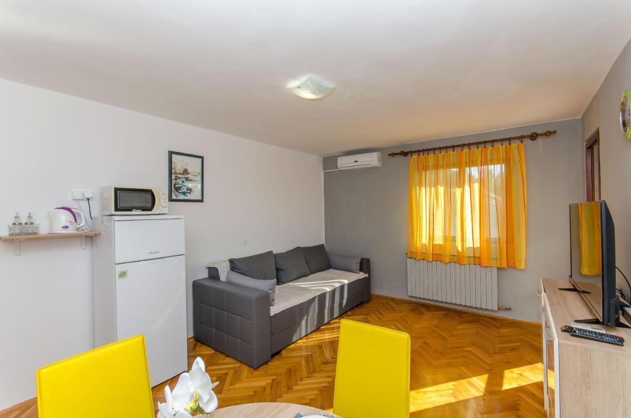 מאקרסקה Apartments Marinko מראה חיצוני תמונה