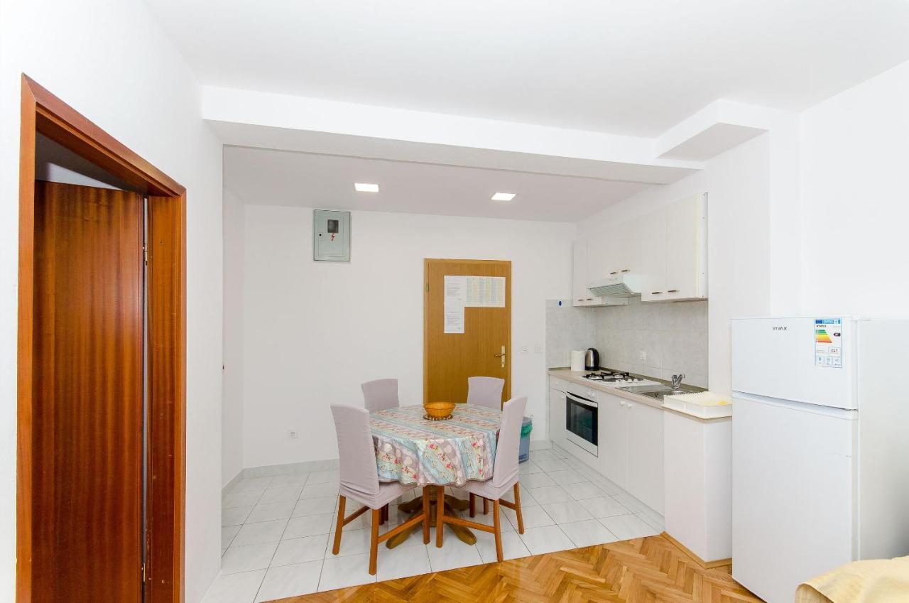 מאקרסקה Apartments Marinko מראה חיצוני תמונה
